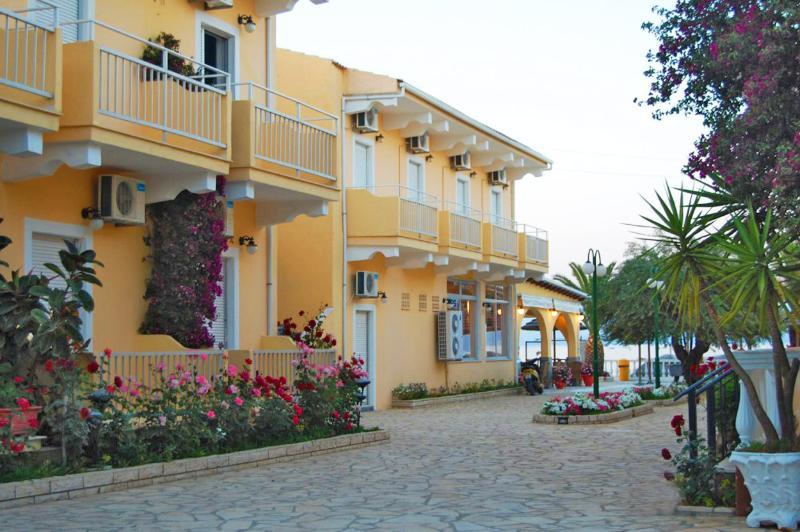 Lemon Grove And 2* Kavos